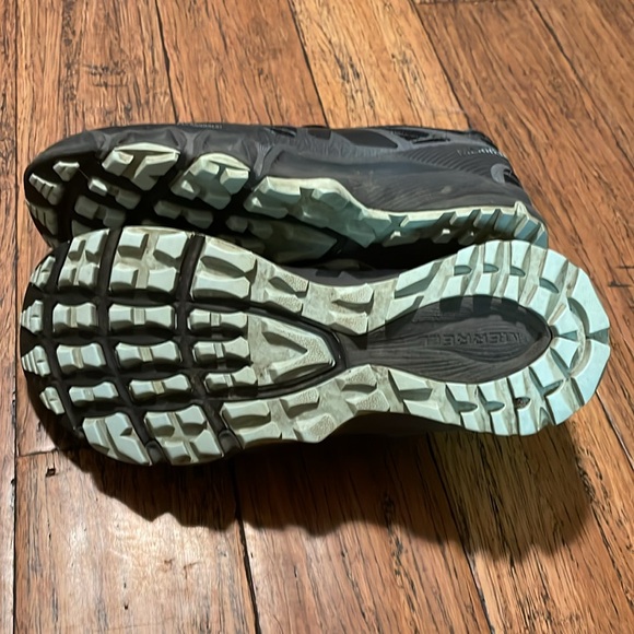 Women’s trail sneaker. Size 8. Merrels agility peak shoe. - Picture 2 of 4